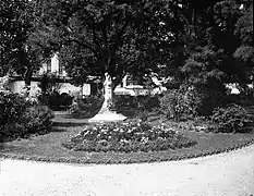 Sculpture d'Ephraïm Mikhaël en 1905. Photographie par Eugène Trutat, archives de Toulouse.