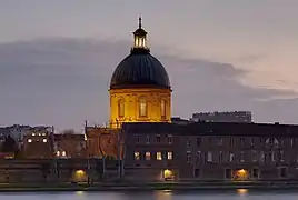 L'Hôpital de la Grave en soirée.