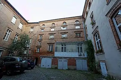 no 11 : cour intérieure de l'hôtel Hébrard.