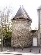 Ancienne tour de défense de la ville.