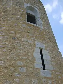 Photo représentant les fenêtres de la tour est.