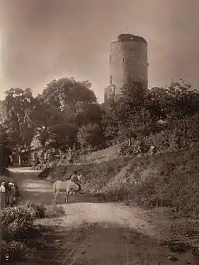 La tour Mélusine vue du nord-est.