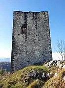 Photographie en couleurs, représentant la tour d'Avezac-Village.