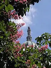 Vierge dorée de la tour de Notre-Dame de Rennes.