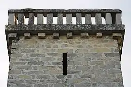 La terrasse au sommet et l'une des fentes.