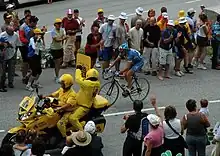 Photographie présentant Laurent Brochard à l'attaque dans le Tour de France 2005.