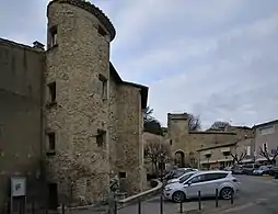 Tour Renaissance et porte du château.