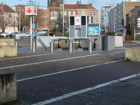 Vue de l'entrée de la station.