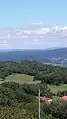 Vue sur la tour de Dramelay depuis le plateau de Zamur