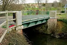 Mémorial en hommage des soldats Canadiens "The Calgary Highlanders" morts le 13 août 1944 à Clair-Tison pour la prise du pont sur la rivière Laize ,reliant les communes de Tournebu et Potigny, Calvados..