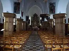 L'intérieur de l'église Saint-Médard.
