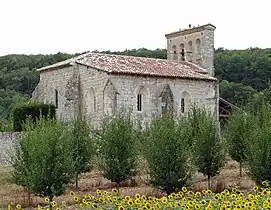 L'église côté nord. Chapelle de la famille de Lustrac