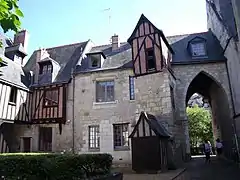 Place des Chanoines