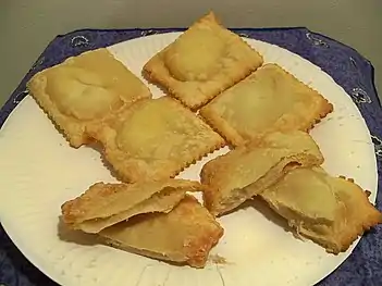 Tourtons au fromage de chèvre et aux pommes de terre.