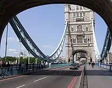 Sur le pont, vers la tour de Londres.