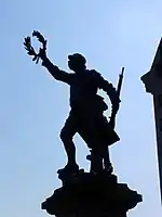 Le Poilu victorieux (monument aux morts)