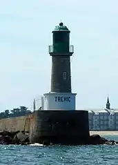 Phare du Tréhic, vu du large