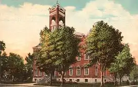 Carte postale du second hôtel de ville. (1910-1964)