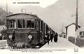 Train en gare de Servoz