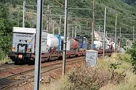 Train montant vers l'Italie dans la rampe avant la gare de Saint-Michel-Valloire