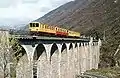 Le Train Jaune franchissant le Pont Séjourné en 1985