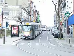 Arrêt de la ligne de tram 51 et de la ligne de bus 43