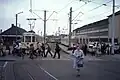 Oostende station, en 1982 : rames standard de l'époque, et installations voyageurs précédent le bâtiment pont actuel.