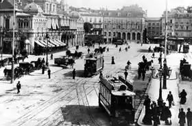 La place Masséna vers 1900 avec le casino municipal à gauche