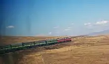 Train du Transmongol dans le désert de Gobi.