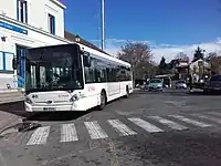 Heuliez GX 327 no 525 en gare de Montgeron - Crosne.