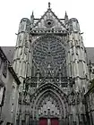 Transept nord de la cathédrale, chef-d'œuvre de Martin Chambiges.