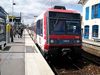 Rame de Transilien au quai central.