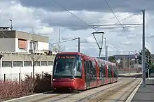 Tramway sur pneus Translohr STE4 n°20 du réseau T2C de Clermont-Ferrand, près de l'arrêt Fontaine du Bac.