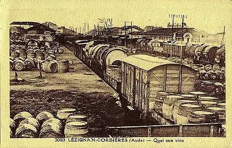 Transport de futs en gare de Lézignan-Corbières.