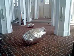 Wilhelm Mundt, Trashstones, exposition dans l'église Saint-Pierre de Lübeck en juillet 2012