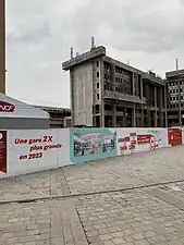 Destruction des bâtiments devant laisser la place à la future tour