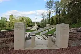 Le cimetière britannique de Trefcon situé sur la commune de Caulaincourt.
