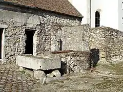 Le puits de la ferme monastique