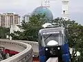 Monorail approchant de la station Hang Tuah.