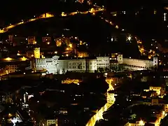 Le château vue de nuit.