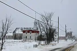 La route 325 à Très-Saint-Rédempteur.