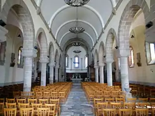 Nef de l'église de Trescalan