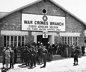 Le tribunal militaire de Dachau occupait l'un des bâtiments du camp de concentration de Dachau.