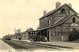 Ancienne carte postale de la gare de Tricot