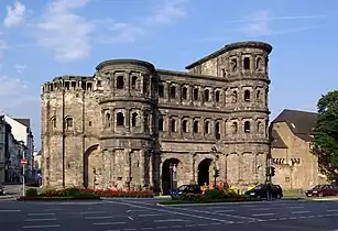 La Porta Nigra, symbole de Trèves.