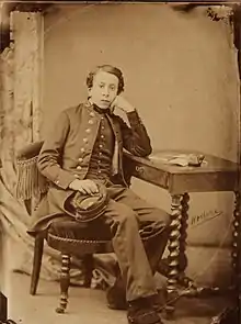 Portrait de Tristan Corbière âgé de 16 ou 17 ans, vers 1861-1862, photographie anonyme sur papier salé, 18 x 13 cm.