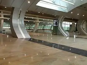 Intérieur du terminal 3.