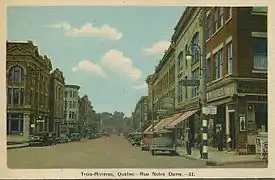 La rue Notre-Dame-Centre à Trois-Rivières vers 1920.