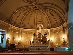 Intérieur de la chapelle votive.