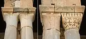 Deux photographies montrant quatre chapiteaux, dont trois hafsides et un byzantin, de la façade du portique sud de la cour.